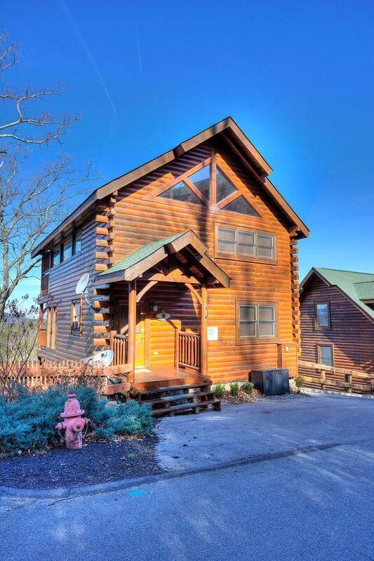 942 Black Bear Cub Way, Sevierville, TN 37862