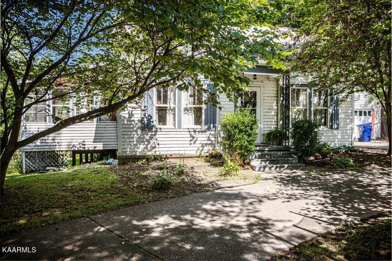942 Fowler St, Clinton, TN 37716