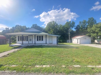 942 Mount View Rd, Robbins, TN 37852