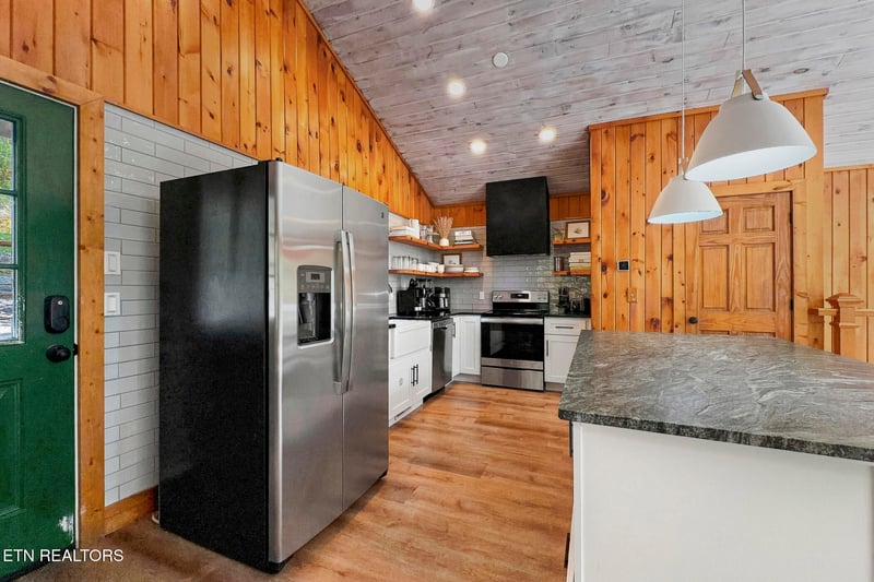 942 Vixen Rn, Gatlinburg, TN 37738