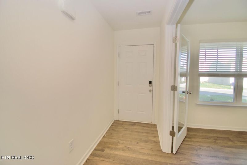 9425 River Cane Rd, Mascot, TN 37806