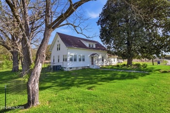 9427 Mascot Rd, Mascot, TN 37806