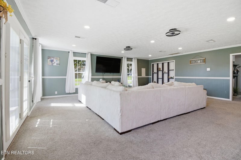 9427 Mascot Rd, Mascot, TN 37806