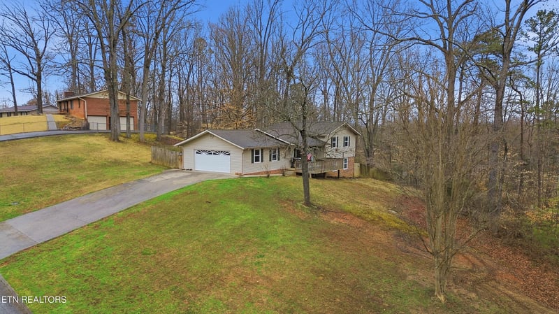 9429 Jim Loy Dr, Strawberry Plains, TN 37871
