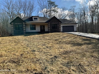 943 Creek Dr, Monterey, TN 38574