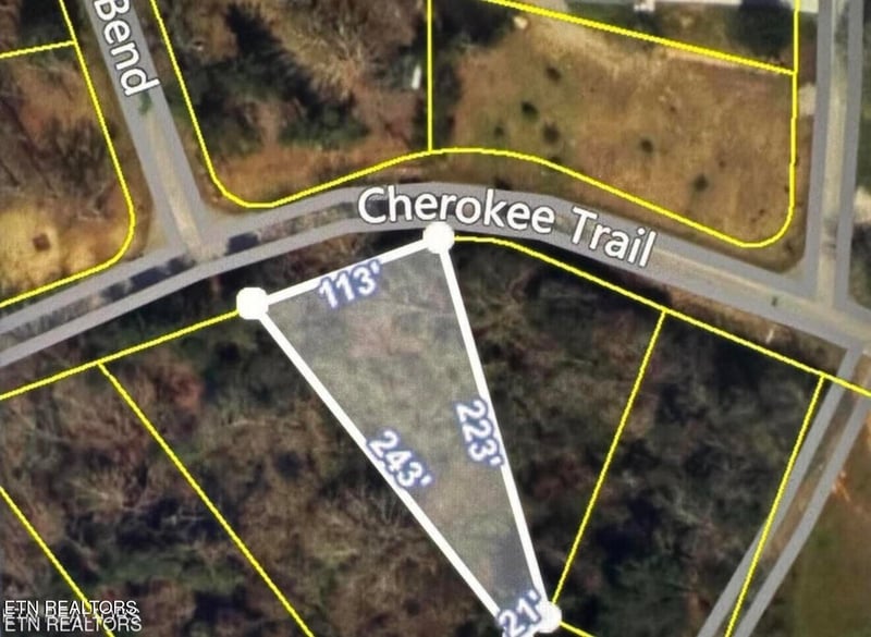 9432 Cherokee Tr, Crossville, TN 38572