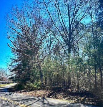 9432 Cherokee Tr, Crossville, TN 38572