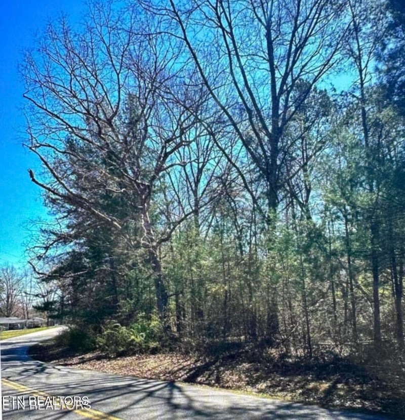 9432 Cherokee Tr, Crossville, TN 38572