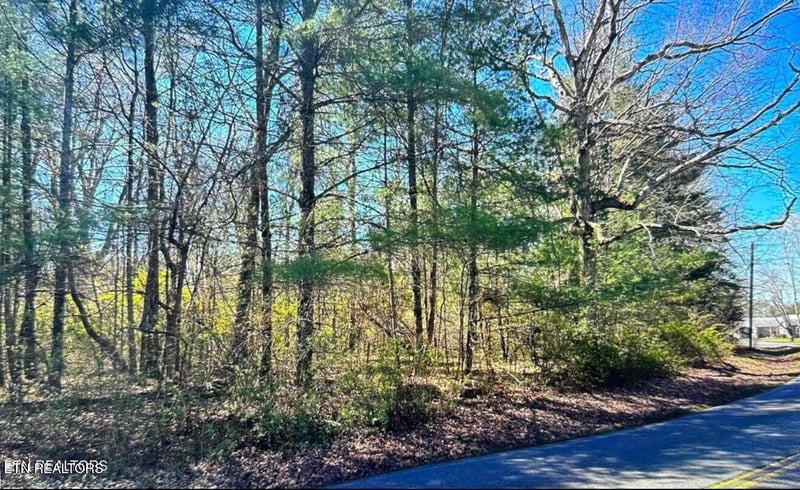 9432 Cherokee Tr, Crossville, TN 38572