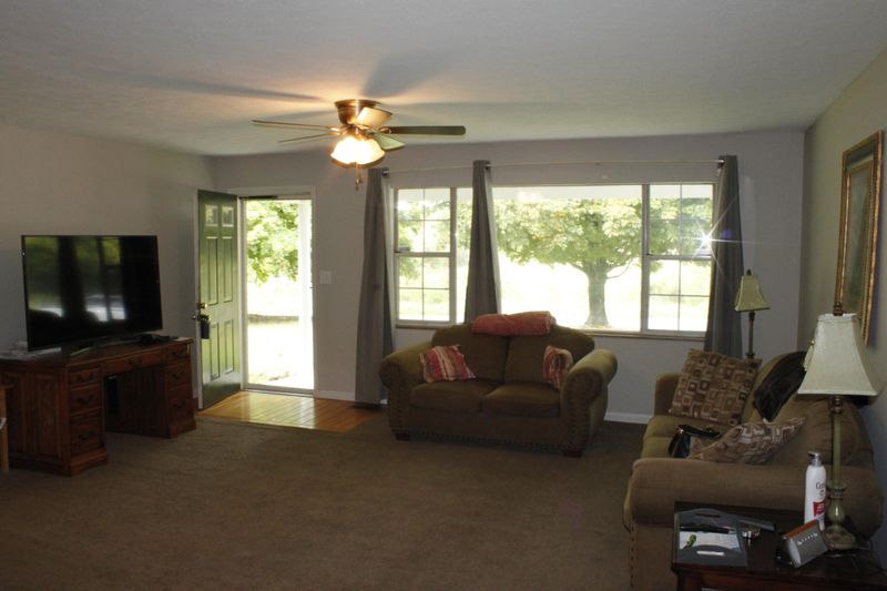 9438 Graves Rd, Maynardville, TN 37807