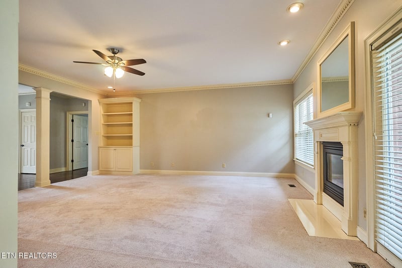 944 Southwick Dr, Alcoa, TN 37701