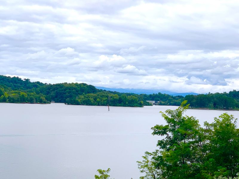 9440 View Point Ln, Knoxville, TN 37922