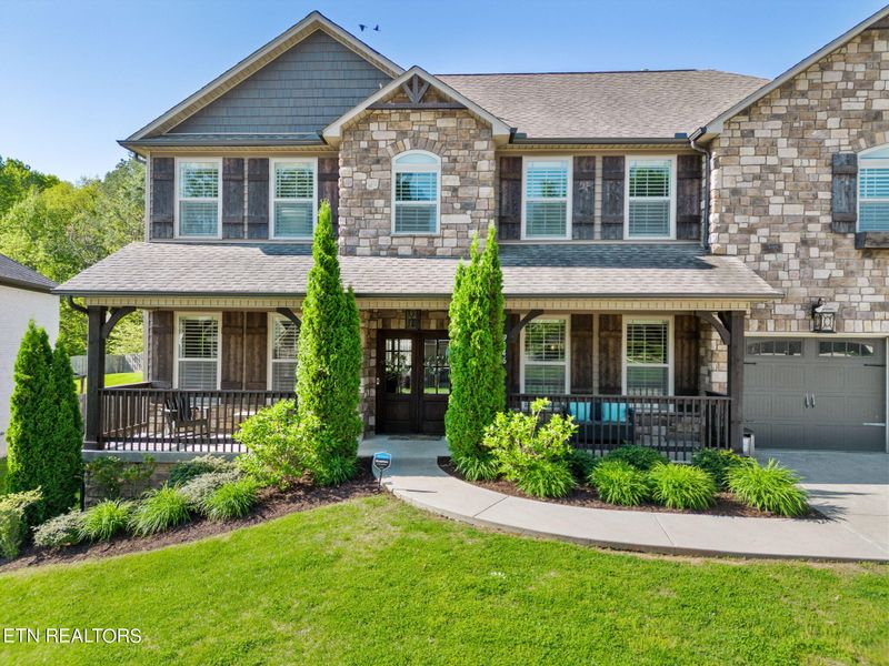 9446 Gladiator Ln, Knoxville, TN 37922