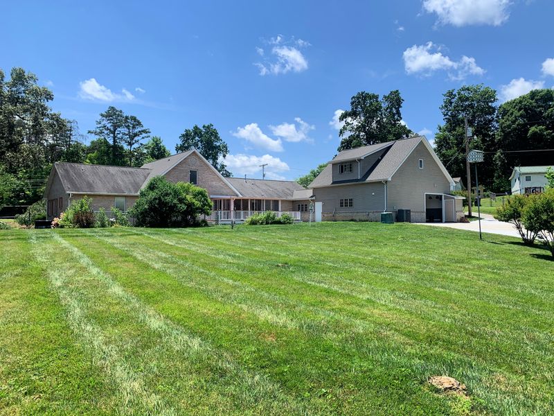 9447 W Emory Rd, Knoxville, TN 37931