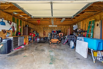945 Carter Springs Dr, Maryville, TN 37801