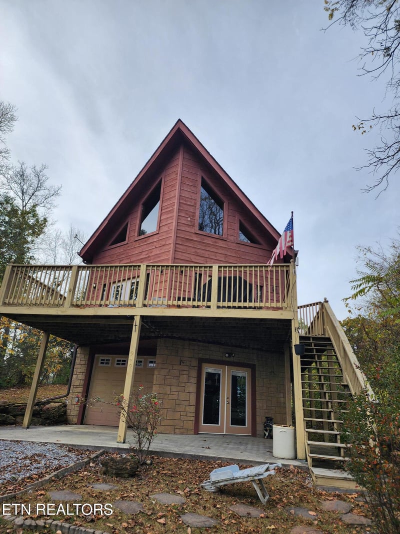 945 Cedar Springs Valley Rd, Sevierville, TN 37876