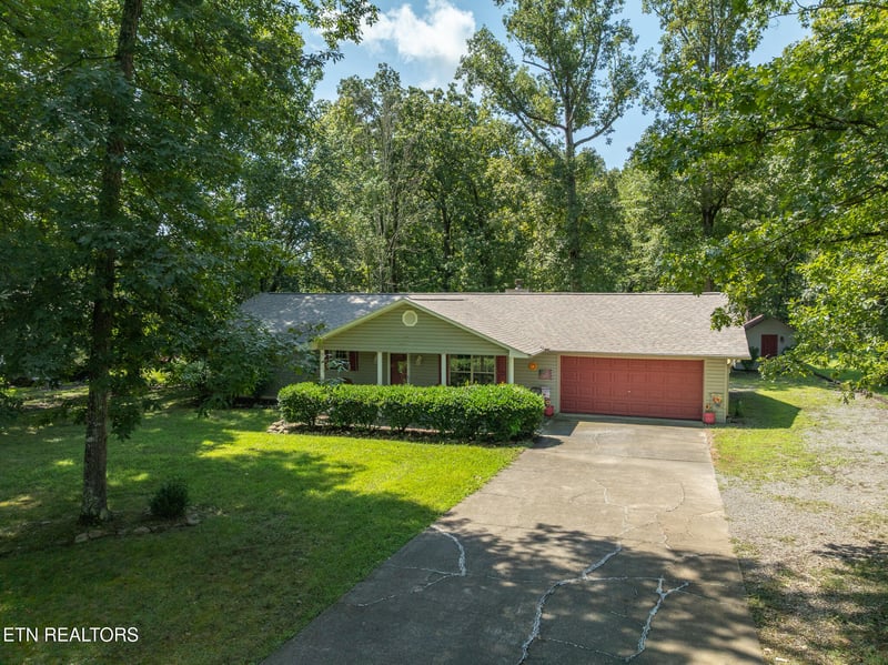 945 Circle Dr, Seymour, TN 37865