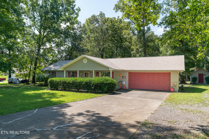 945 Circle Dr, Seymour, TN 37865