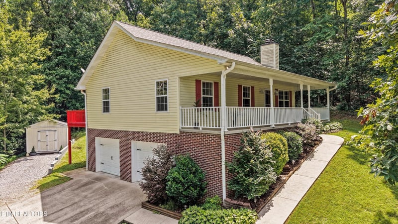945 Frontier Cir, Friendsville, TN 37737
