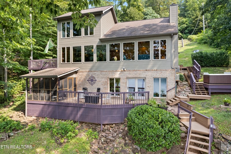 945 Lakeview Dr, Sharps Chapel, TN 37866