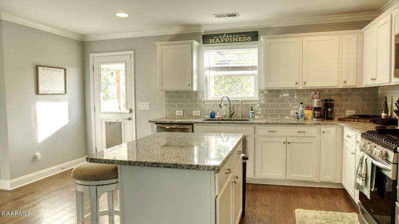 945 Spring Creek St, Maryville, TN 37801