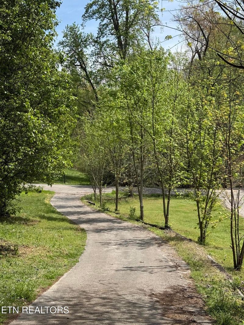 947 N Old Grey Ridge Rd, Maryville, TN 37801