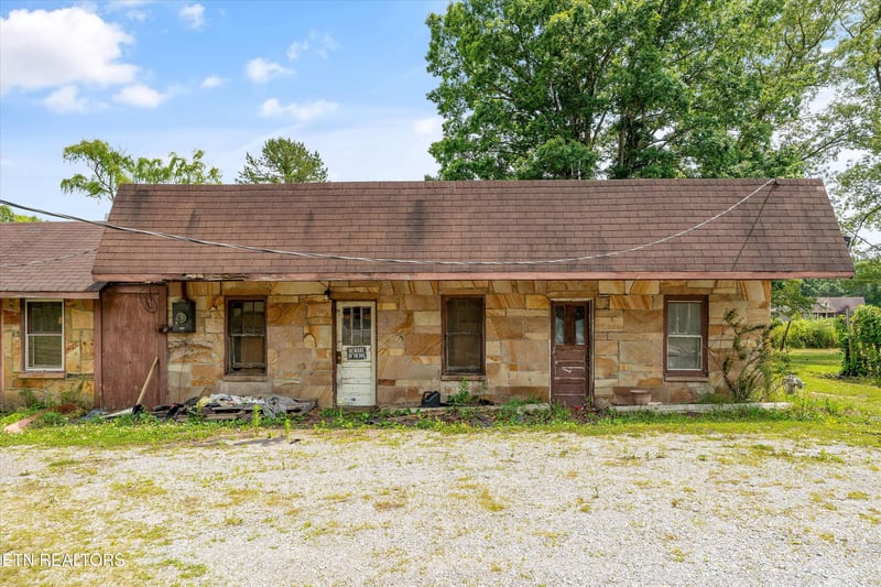 9476 Morgan County Hwy, Sunbright, TN 37872