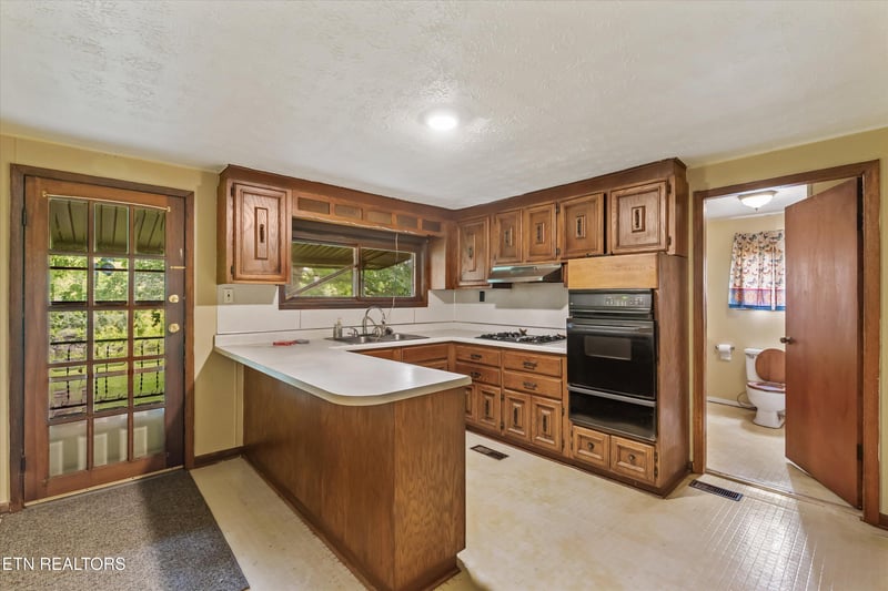 9478 Morgan County Hwy, Sunbright, TN 37872