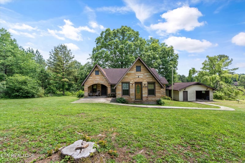 9478 Morgan County Hwy, Sunbright, TN 37872
