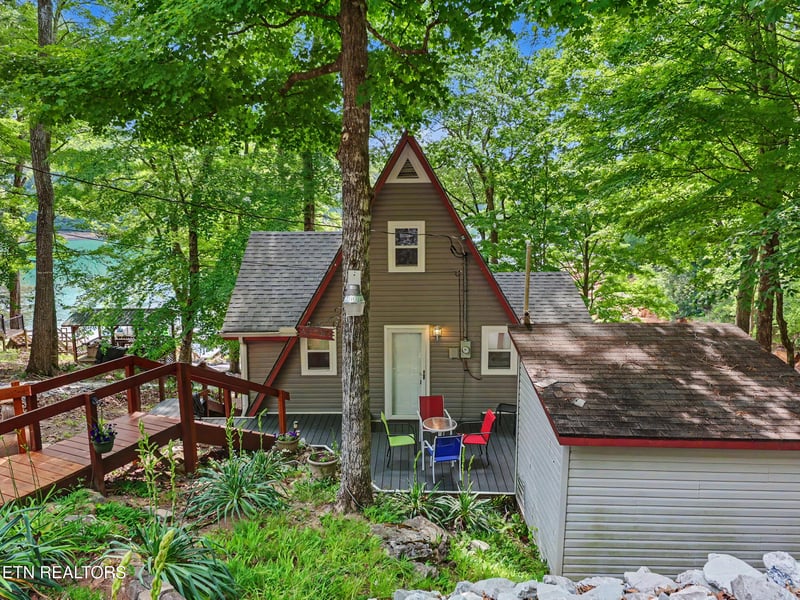 949 Flat Hollow Marina Rd, Speedwell, TN 37870