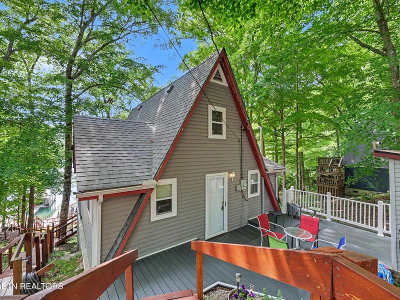 949 Flat Hollow Marina Rd, Speedwell, TN 37870