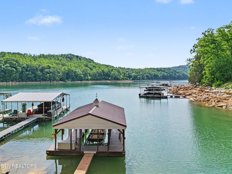 949 Flat Hollow Marina Rd, Speedwell, TN 37870