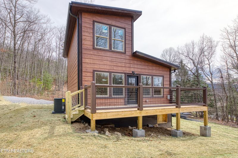 949 Green Bay Dr, Sevierville, TN 37876