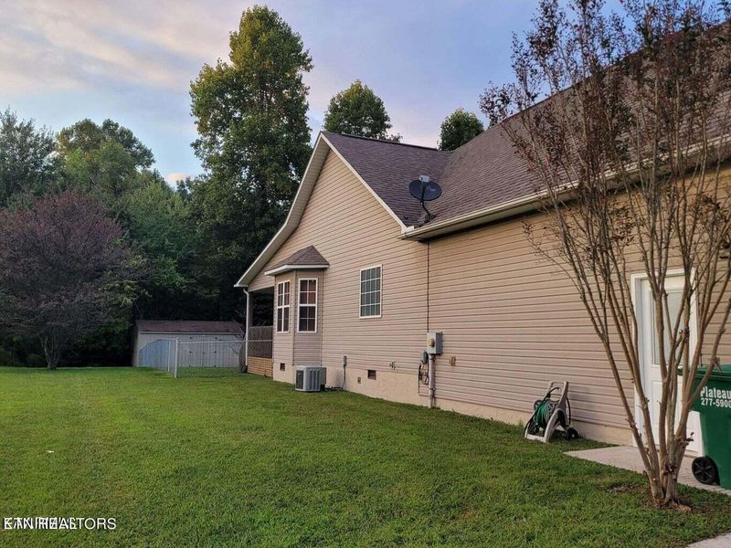 95 Chapel Hill Dr, Crossville, TN 38555