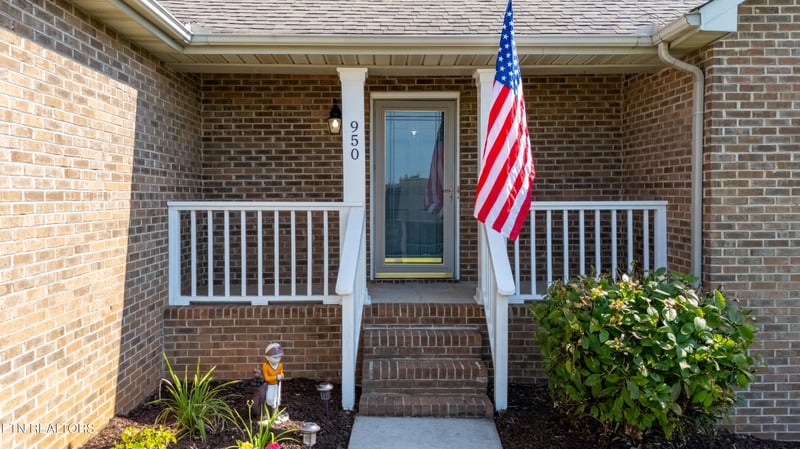 950 Dunkirk Dr, Maryville, TN 37801