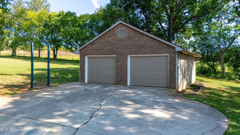 950 Dunkirk Dr, Maryville, TN 37801