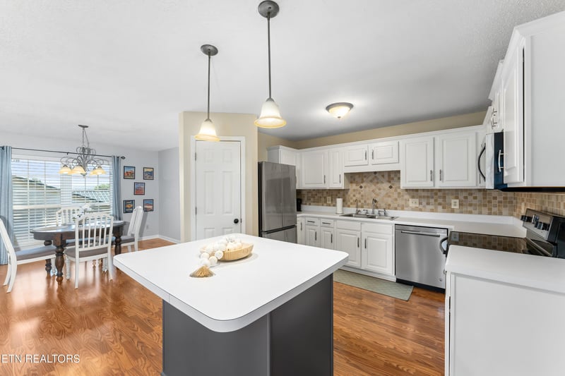 950 Dunkirk Dr, Maryville, TN 37801