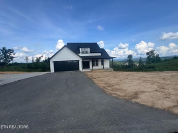950 Elb Private Dr, Huntsville, TN 37756