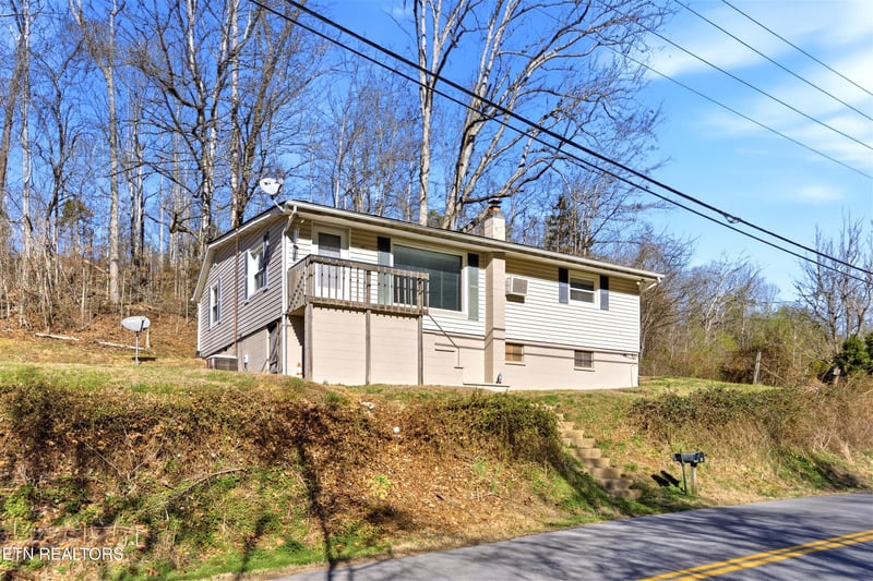 950 Indian Gap Rd, Sevierville, TN 37876
