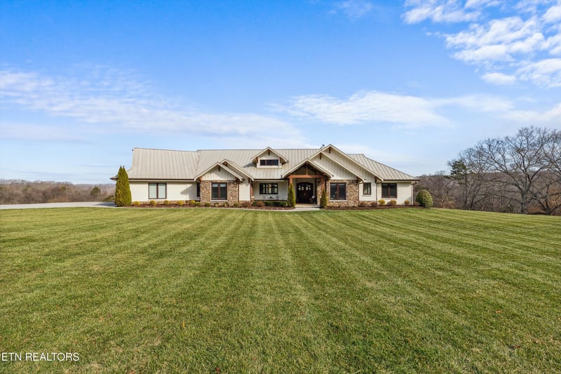950 N White Wing North Rd, Lenoir City, TN 37771