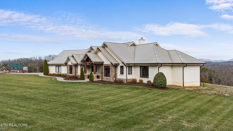 950 N White Wing North Rd, Lenoir City, TN 37771