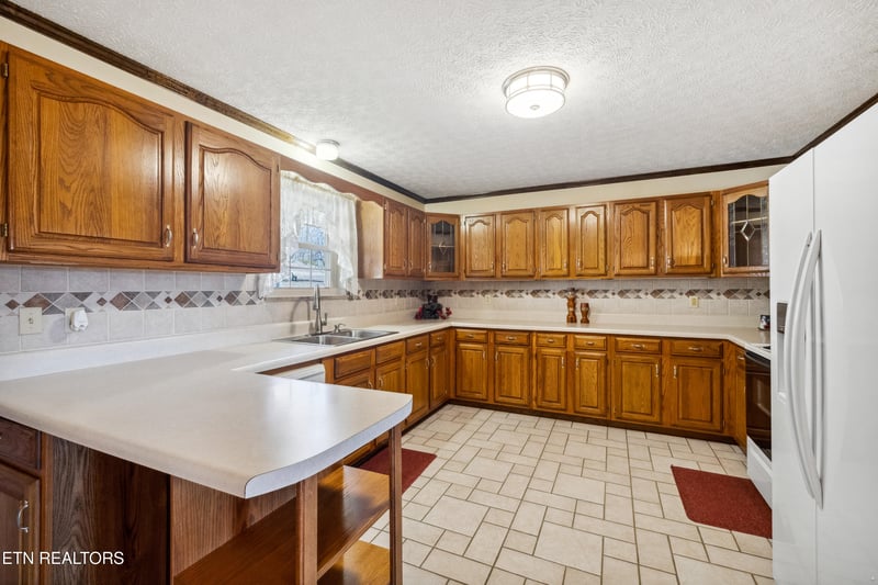 950 Satterfield Rd, Maynardville, TN 37807