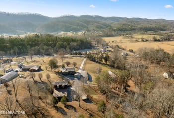 950 Satterfield Rd, Maynardville, TN 37807
