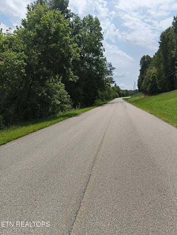 9500 E Matlock Bend Rd, Loudon, TN 37774