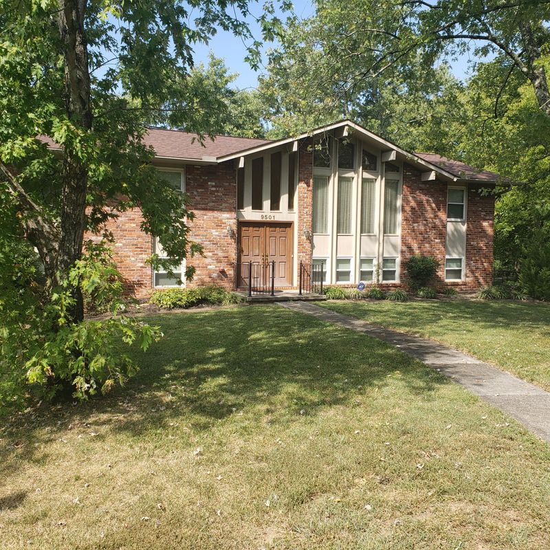 9501 E Lyttleton Ln, Knoxville, TN 37922