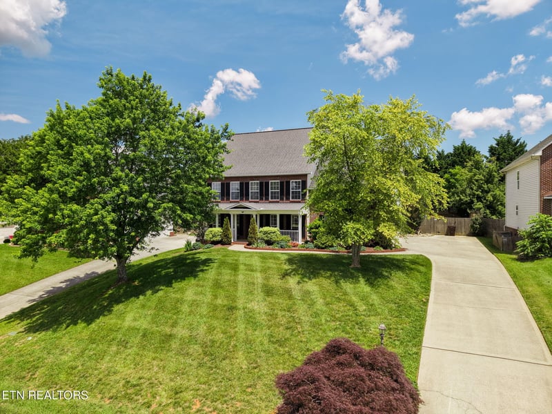 9501 Hickory Knoll Ln, Knoxville, TN 37931