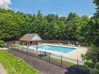 9501 Hickory Knoll Ln, Knoxville, TN 37931