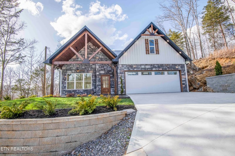 9502 Old Loyston Rd, Knoxville, TN 37938