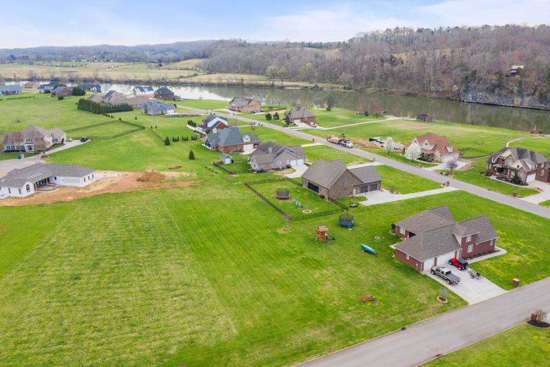 9508 Gunnies Dr, Kodak, TN 37764