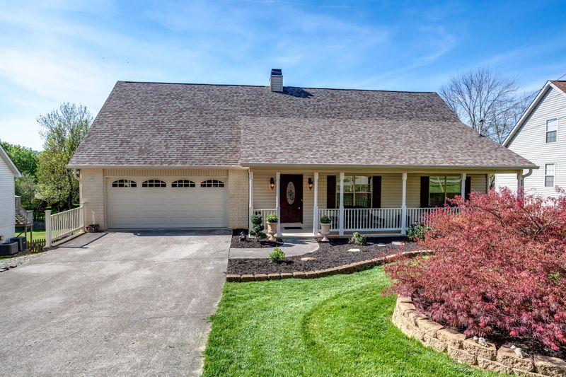 9509 Trails End Rd, Knoxville, TN 37931